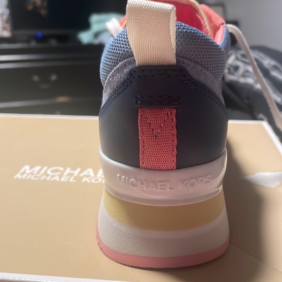 Micheal kors sneakers brand new - Picture 3 of 6